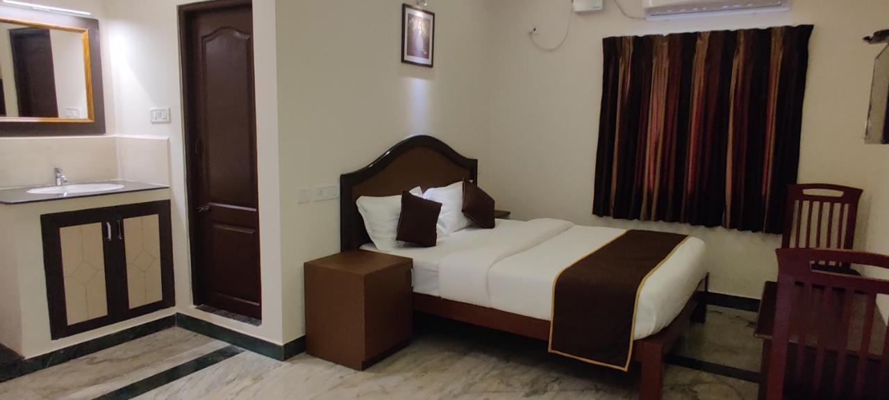 Rmc Travellers Inn Τσενάι Εξωτερικό φωτογραφία